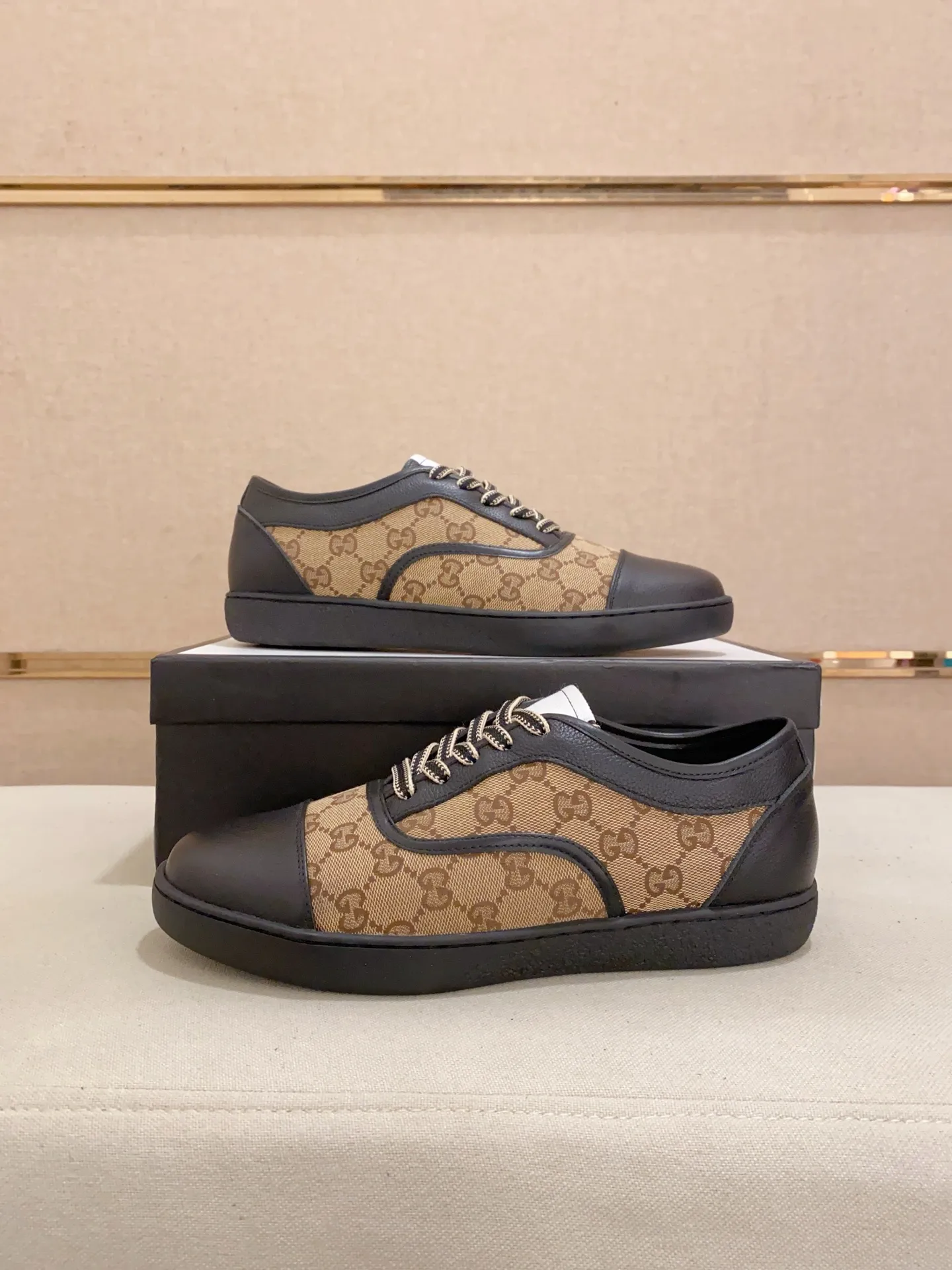 Men's clothing and shoes💰:400💰 (GUCCI) The latest model from the official website 🎁🎁Casual and fashionable men's shoes👟, hot style 💥The version is simple and elegant, exclusive for trendy men. Unique official website latest brand elements 👑Gucci original decoration, fashionable and generous, the fabric is original cowhide ✅sheepskin lining, the official website specifies wear-resistant casual outsole, the classic model is taken in kind at the counter🎬38-44 (45 is not returned or exchanged)